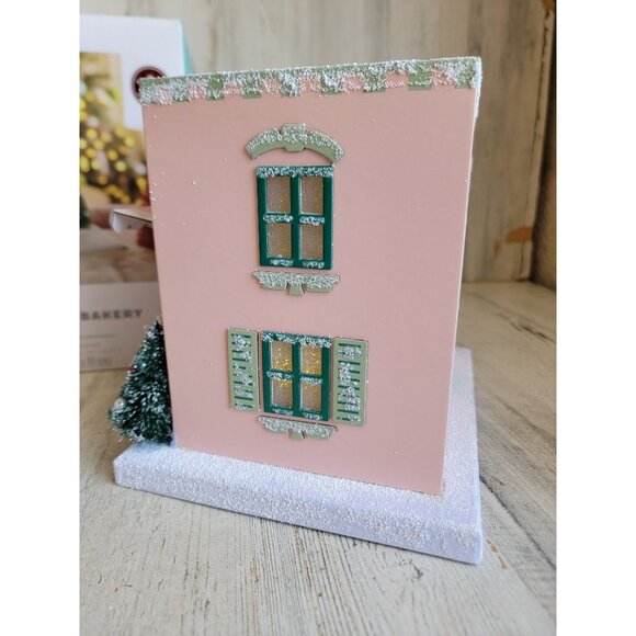 Hallmark‎ Christmas Village Bakery baker house light up Xmas decor - Picture 7 of 8